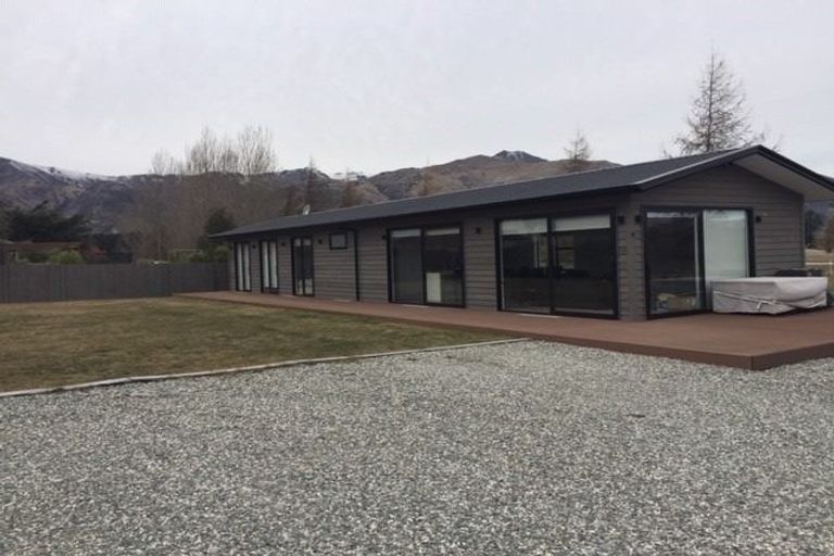 Photo of property in 11 Charles Court, Lake Hawea, Wanaka, 9382