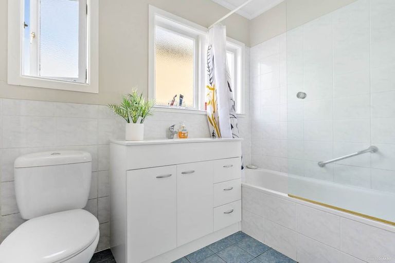 Photo of property in 1/70 Weymouth Road, Manurewa, Auckland, 2102