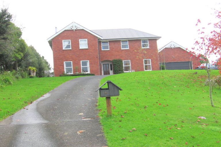 Photo of property in 6 Manon Crescent, Greenhithe, Auckland, 0632