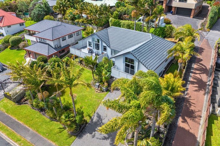 Photo of property in 57 Esther Place, Red Beach, 0932