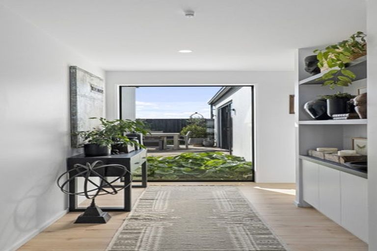 Photo of property in 12 Dalness Crescent, Halswell, Christchurch, 8025