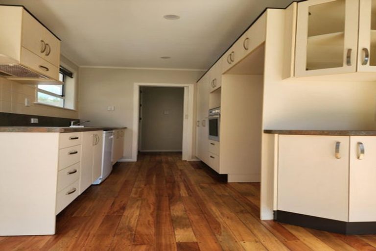 Photo of property in 31 Simons Street, Moturoa, New Plymouth, 4310