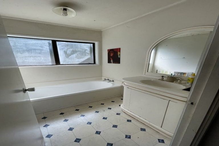 Photo of property in 45 Virgo Place, Glen Eden, Auckland, 0602