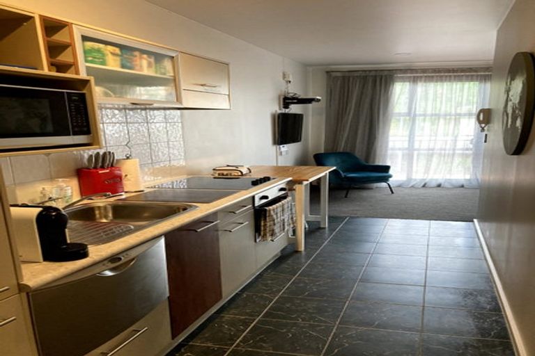 Photo of property in Atrium Towers, 4n/154 The Terrace, Wellington Central, Wellington, 6011