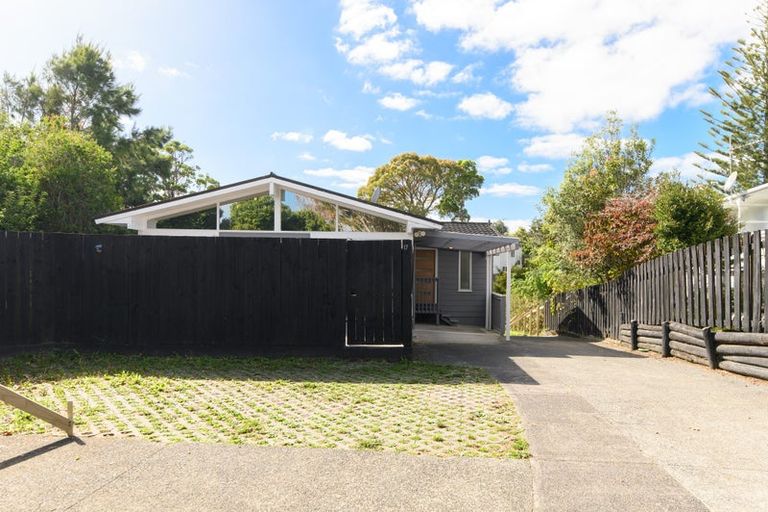 Photo of property in 17 Morriggia Place, Bayview, Auckland, 0629