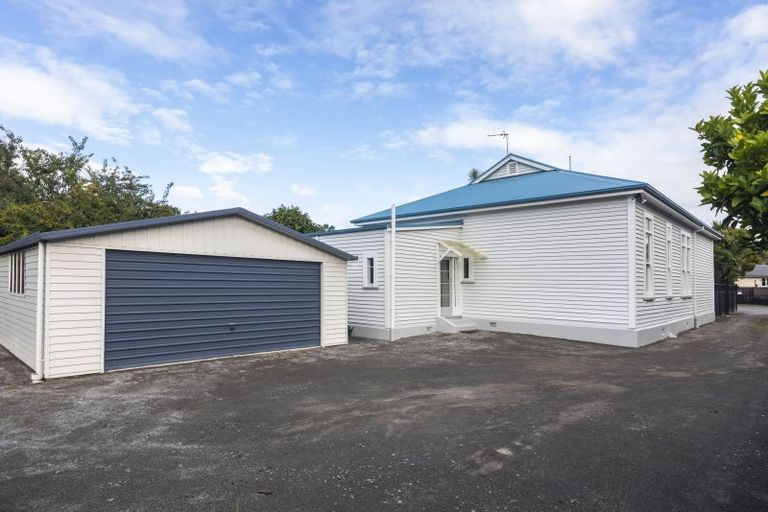 Photo of property in 17 Reeves Road, Opawa, Christchurch, 8023