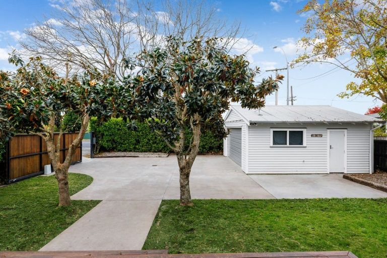 Photo of property in 132 Forest Lake Road, Forest Lake, Hamilton, 3200