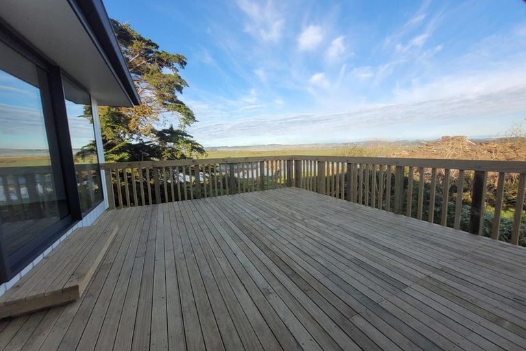 Photo of property in 15 Kawariki Road, Helensville, 0800