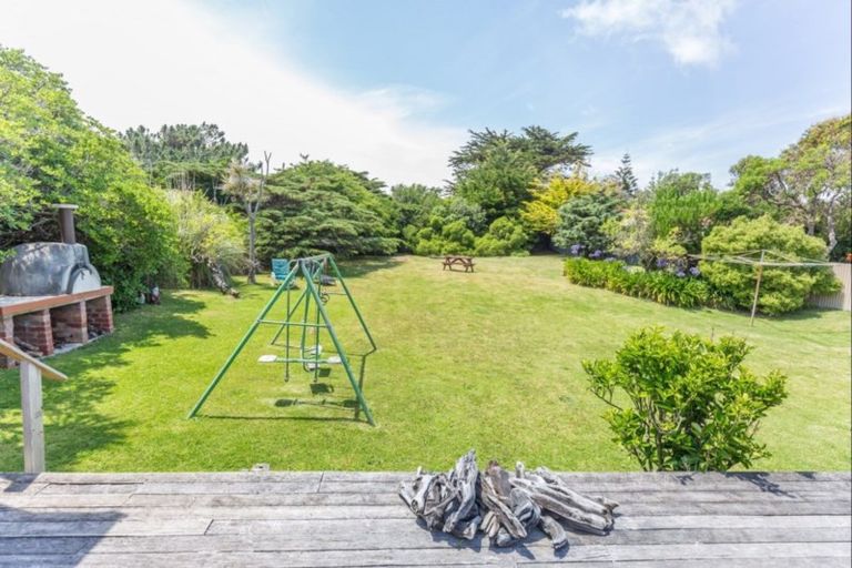 Photo of property in 128 Rua Avenue, Waitarere Beach, Levin, 5510