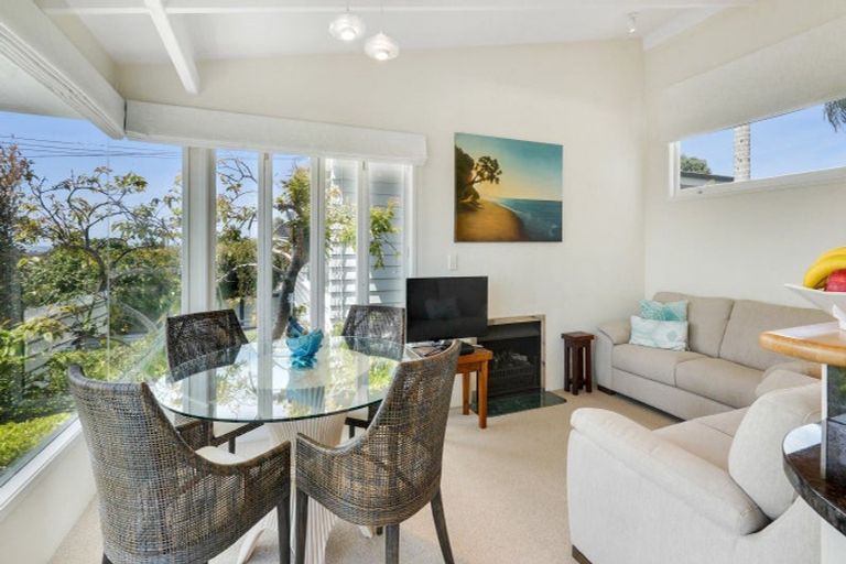 Photo of property in 10 Takutai Avenue, Bucklands Beach, Auckland, 2012
