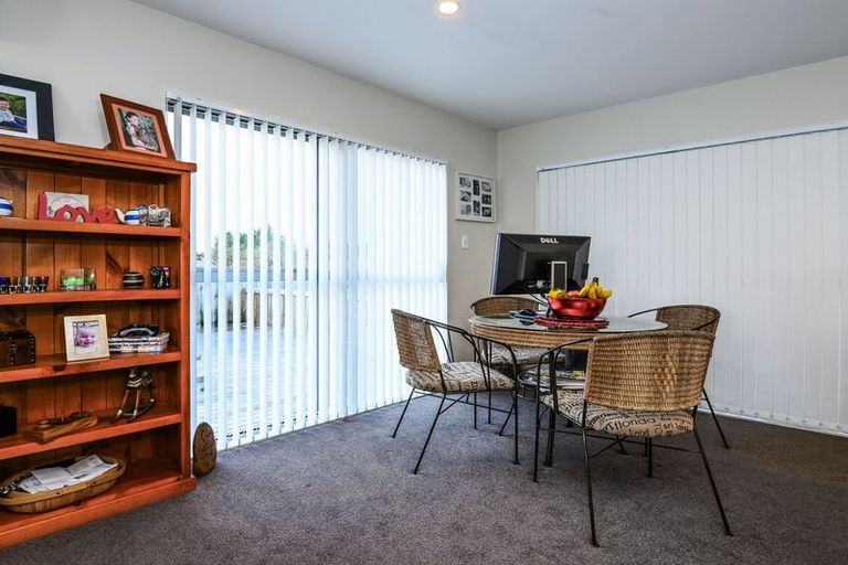 Photo of property in 116 Popokatea Drive, Takanini, 2112