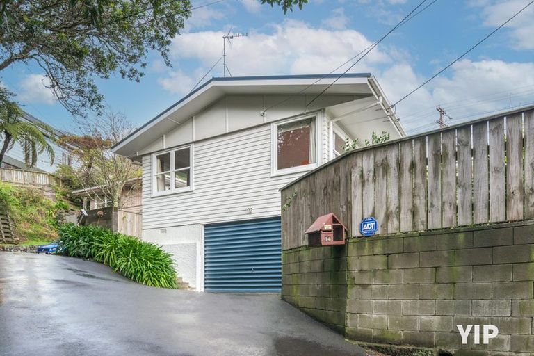 Photo of property in 14 Leona Way, Paparangi, Wellington, 6037