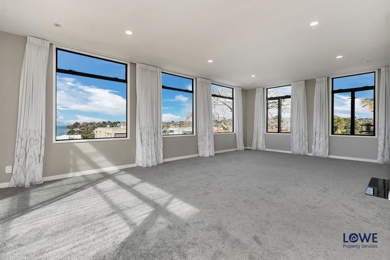 Photo of property in 1a Bournemouth Terrace, Murrays Bay, Auckland, 0630