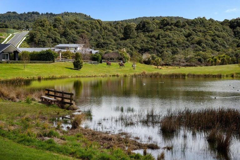 Photo of property in 4 Pukeko Way, Kinloch, Taupo, 3377