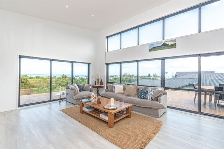 Photo of property in 34 Golf Vue Place, Castlecliff, Whanganui, 4501