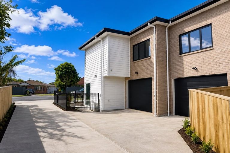 Photo of property in 18 Russell Road, Manurewa, Auckland, 2102