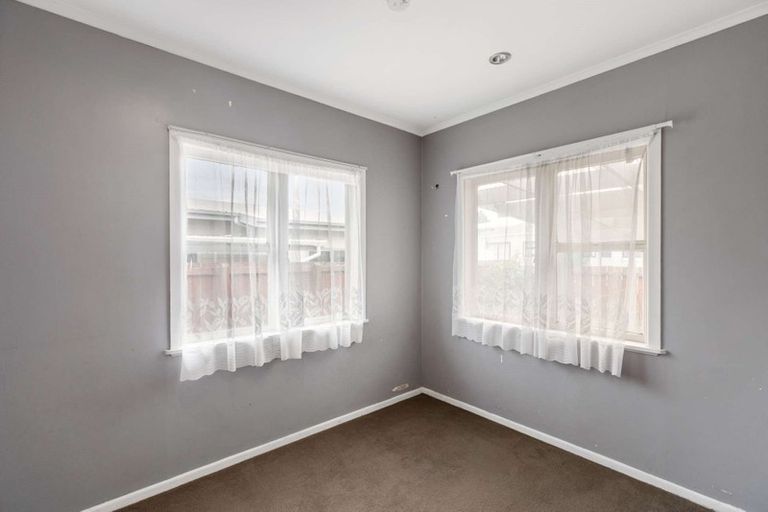 Photo of property in 11a Hill Crescent, Papakura, 2110