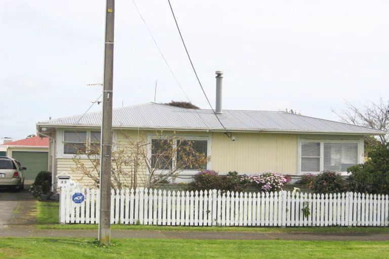 Photo of property in 31 Seymour Street, Waitara, 4320
