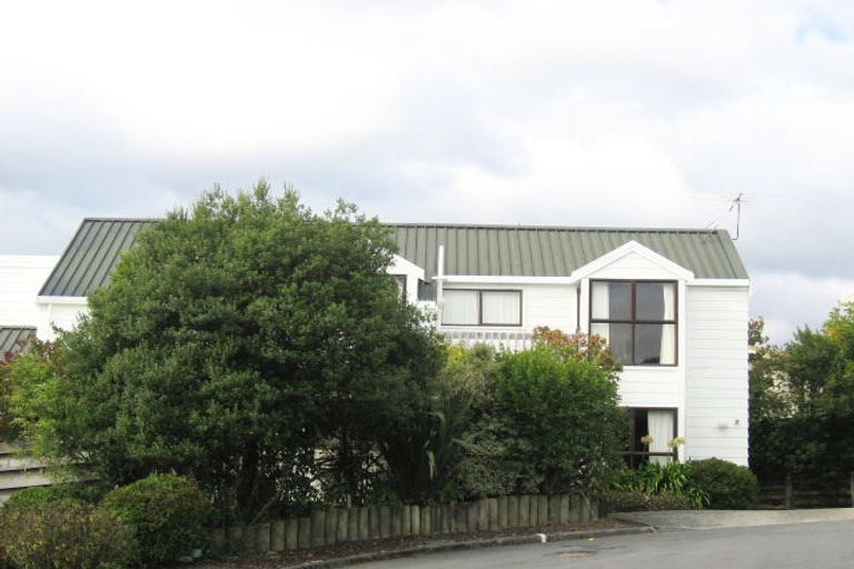 Photo of property in 13 Roman Close, Silverstream, Upper Hutt, 5019