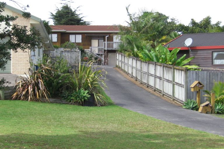 Photo of property in 1/1 Bass Street, West Harbour, Auckland, 0618