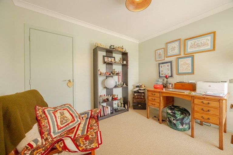 Photo of property in 11 Pohutukawa Drive, Eskdale, Napier, 4182