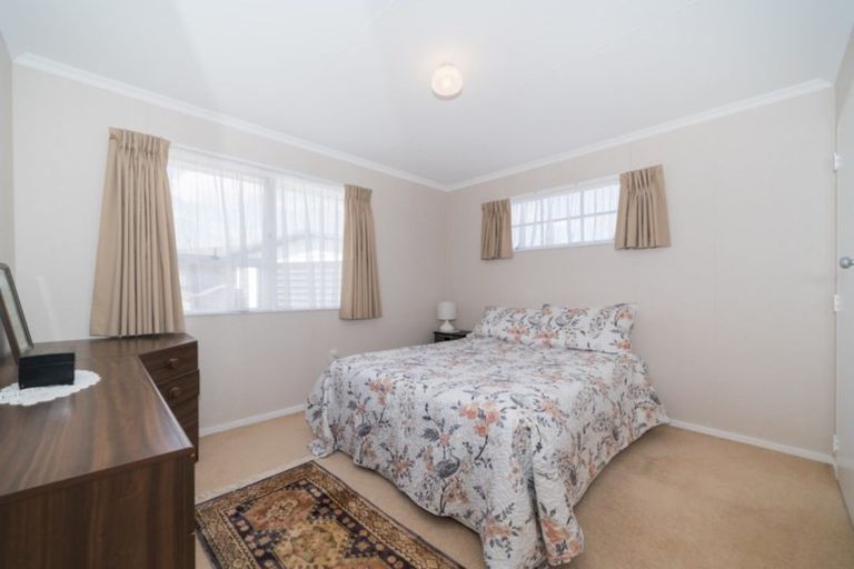 Photo of property in 66 Hillcrest Drive, Kelvin Grove, Palmerston North, 4414