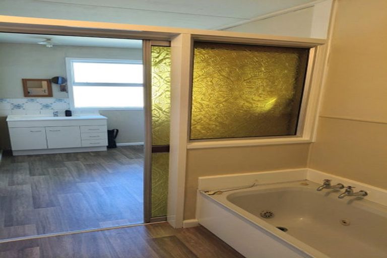 Photo of property in 11 Dalmeny Street, Oamaru North, Oamaru, 9400