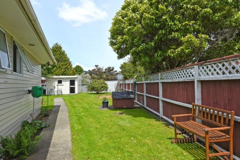 Photo of property in 14 California Drive, Totara Park, Upper Hutt, 5018