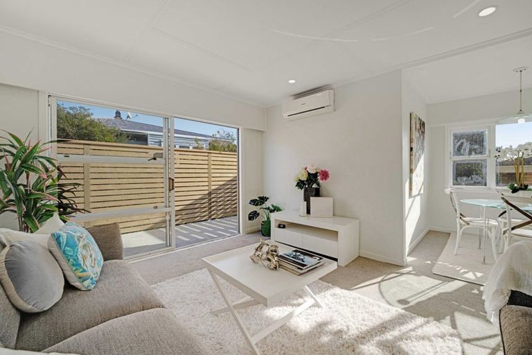Photo of property in 1/66 Coronation Road, Hillcrest, Auckland, 0627