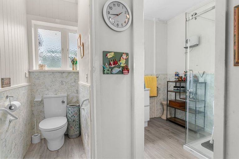 Photo of property in 10 Franklin Road, Paparoa, 0571