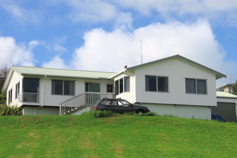 Photo of property in 31 Esther Place, Red Beach, 0932