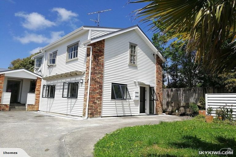 Photo of property in 471 East Coast Road, Murrays Bay, Auckland, 0630