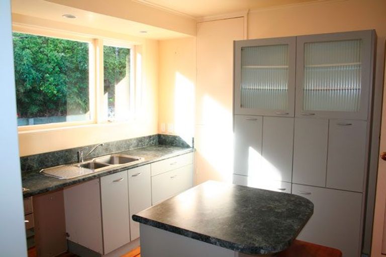 Photo of property in 25 Montreal Grove, Kingston, Wellington, 6021