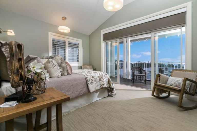 Photo of property in 15 Landmark Terrace, Orewa, 0931