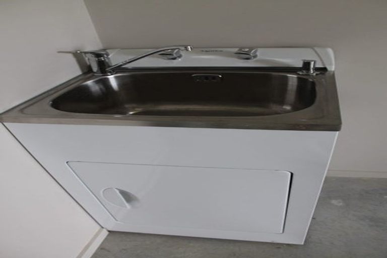 Photo of property in 28 Trauzer Place, Flagstaff, Hamilton, 3210