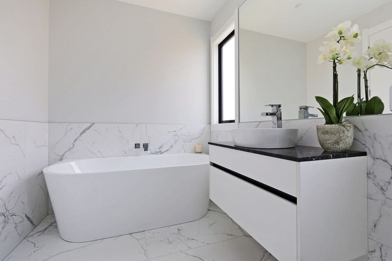 Photo of property in 4 Ridgeway Terrace, Taradale, Napier, 4112