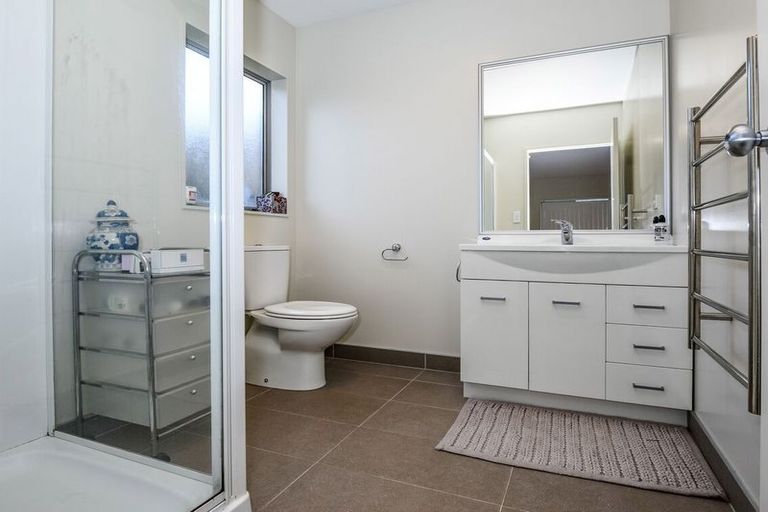 Photo of property in 116 Popokatea Drive, Takanini, 2112