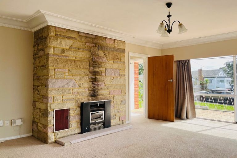 Photo of property in 23 Tirimoana Road, Te Atatu South, Auckland, 0602