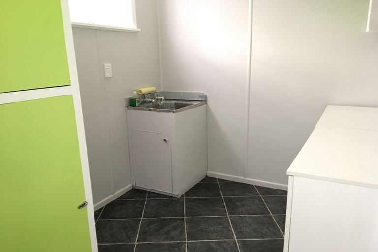 Photo of property in 8 Buick Crescent, Awapuni, Palmerston North, 4412