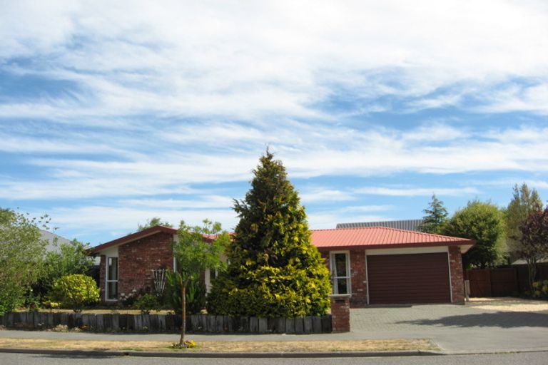 Photo of property in 176 Royal Park Drive, Parklands, Christchurch, 8083