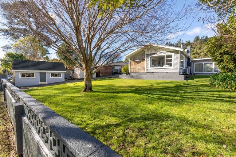 Photo of property in 15 Black Beech Street, Birchville, Upper Hutt, 5018