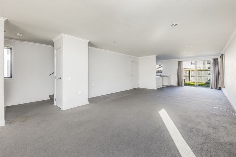Photo of property in 5 Kuparu Street, Weymouth, Auckland, 2103