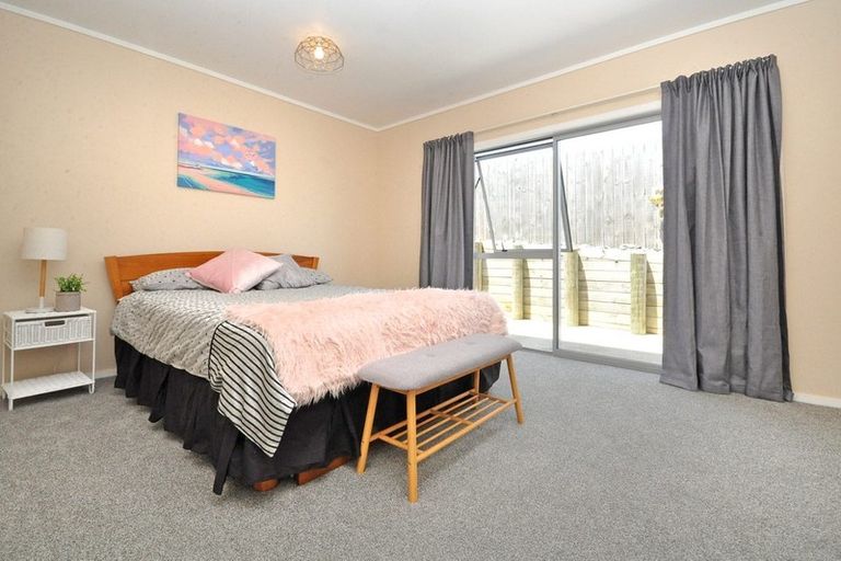 Photo of property in 37 Shakespear Road, Army Bay, Whangaparaoa, 0930