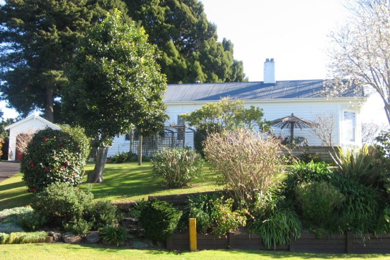 Photo of property in 6 Mccall Place, Opaheke, Papakura, 2113