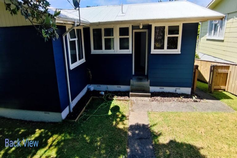 Photo of property in 8 Granby Place, Westown, New Plymouth, 4310