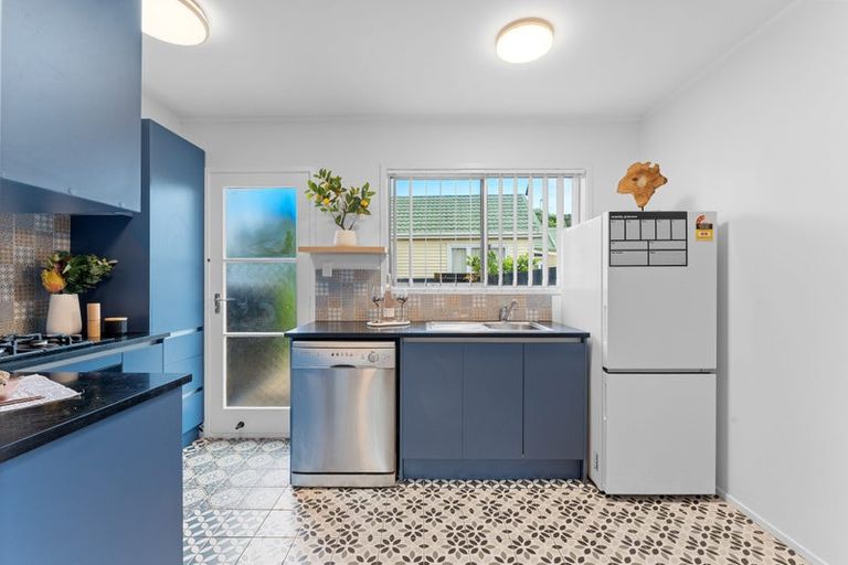 Photo of property in 4/83 Birkdale Road, Birkdale, Auckland, 0626