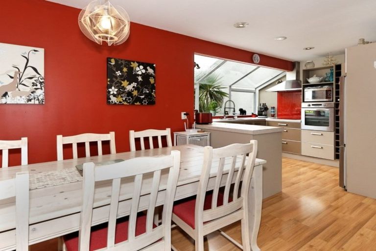 Photo of property in 29 Glucina Avenue, West Harbour, Auckland, 0618