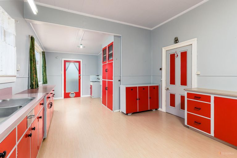 Photo of property in 16 Dobson Street, Waimate, 7924