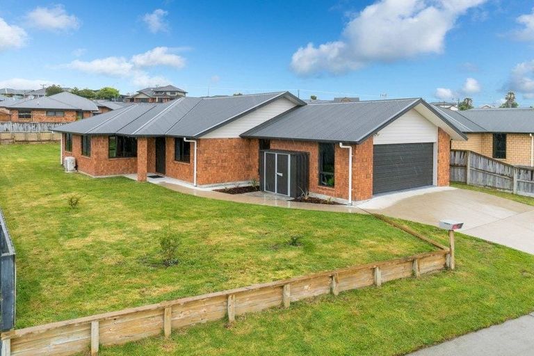 Photo of property in 8 Max Landing, Grandview Heights, Hamilton, 3200