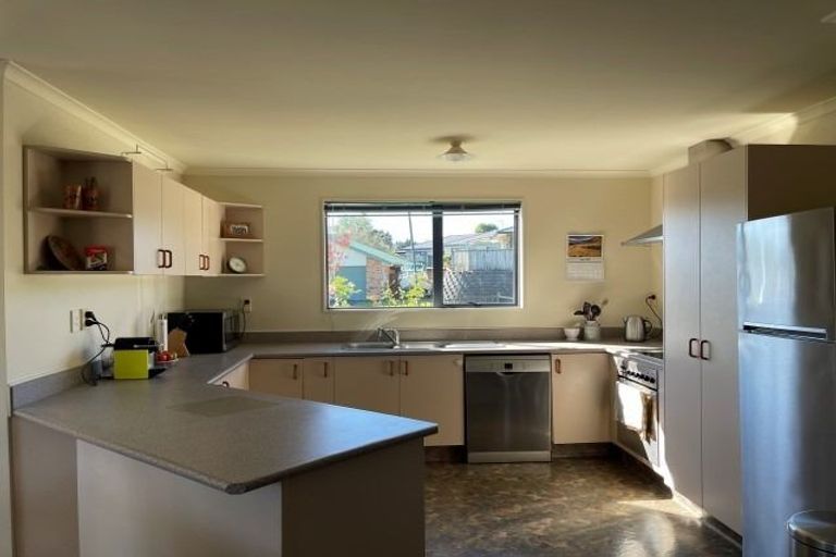 Photo of property in 22 Oteki Park Drive, Welcome Bay, Tauranga, 3112
